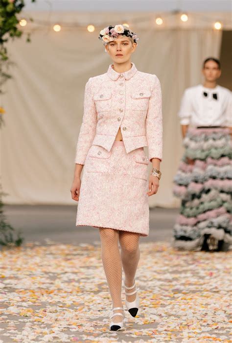 traje chanel clasico|vestidos de chanel.